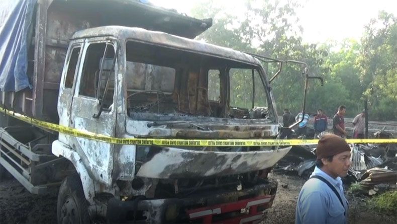 Bengkel Terbakar Hebat di Bojonegoro, Truk Fuso dan 8 Motor Ikut Ludes