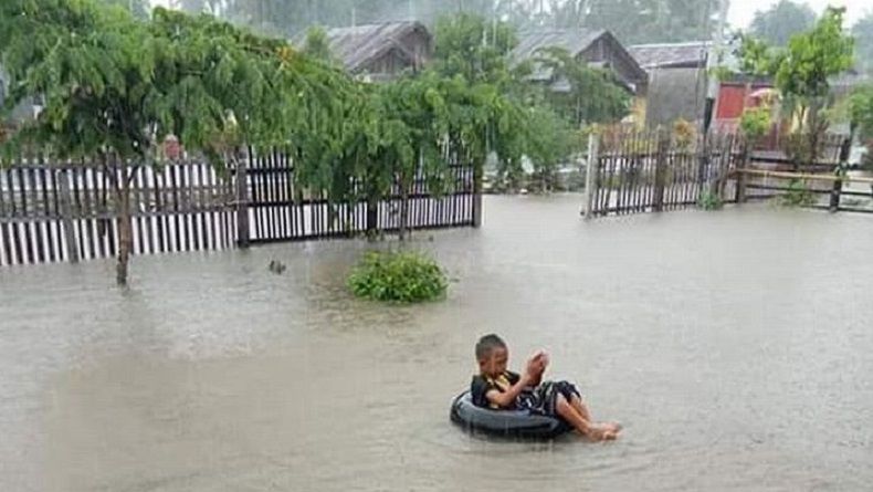 title Hujan Deras Sejak Semalam, 643 Rumah di Bolmut Terendam Banjir Hujan Deras Sejak Semalam, 643 Rumah di Bolmut Terendam Banjir