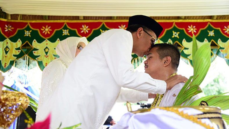 title Nurdin Abdullah Larang Tamu Bawa Sumbangan pada Pernikahan Putranya Nurdin Abdullah Larang Tamu Bawa Sumbangan pada Pernikahan Putranya