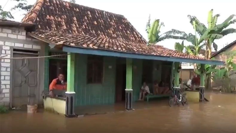 Tanggul Kali Bapoh Jebol, Ratusan Rumah di Pati Terendam Banjir