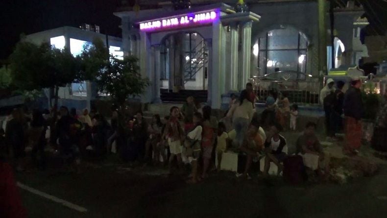 Beredar Isu Tsunami, Warga Sibolga dan Tapteng Ramai-ramai Mengungsi