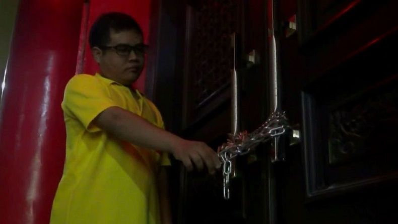 title Jelang Imlek, Ruang Ibadah Klenteng Kwan Sing Bio Tuban Disegel Jelang Imlek, Ruang Ibadah Klenteng Kwan Sing Bio Tuban Disegel