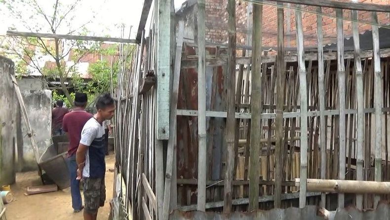 title Bocah di Palembang Tewas Tersengat Listrik Jebakan Maling Bocah di Palembang Tewas Tersengat Listrik Jebakan Maling