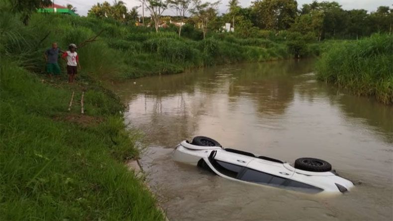 Pajero Nyungsep ke Sungai Serang Kulonprogo, Sopir Tewas, 2 Luka-Luka