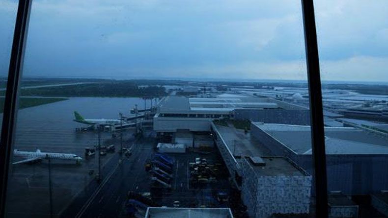 Cuaca Buruk, Puluhan Penerbangan di Bandara Ahmad Yani Semarang Delay