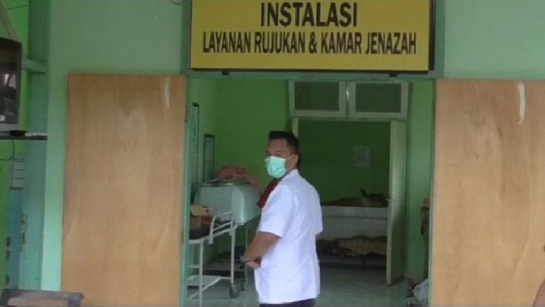 Mobil Tabrak Pohon di Pinggir Jalan, 3 Penumpang Tewas 1 Luka-Luka