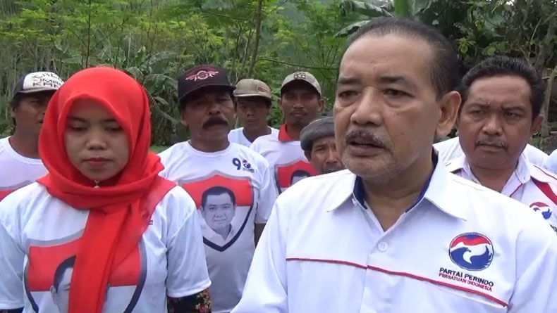 Cegah Longsor, Caleg Perindo Reboisasi Lahan Kritis di Jember