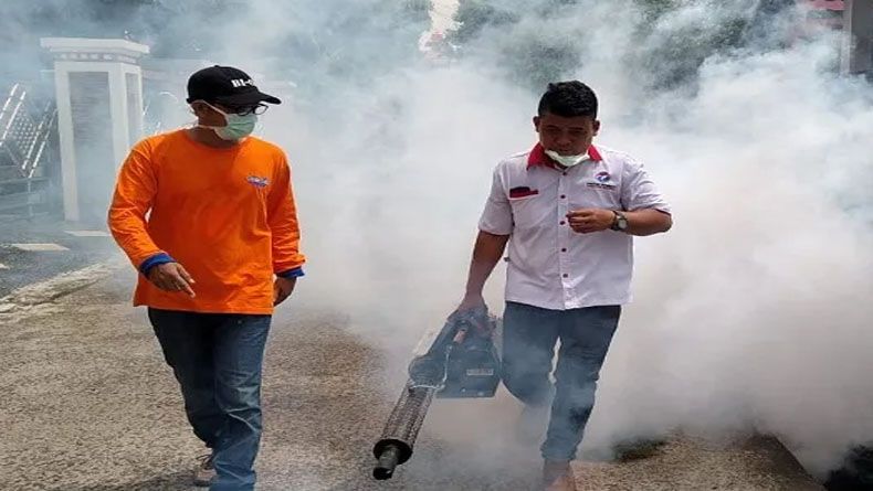 title Dihubungi Warga, Perindo Semarang Langsung Fogging 250 Rumah Dihubungi Warga, Perindo Semarang Langsung Fogging 250 Rumah