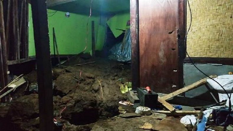 title Bencana Longsor di Karangasem Bali, 2 Tewas dan 12 Terluka Bencana Longsor di Karangasem Bali, 2 Tewas dan 12 Terluka