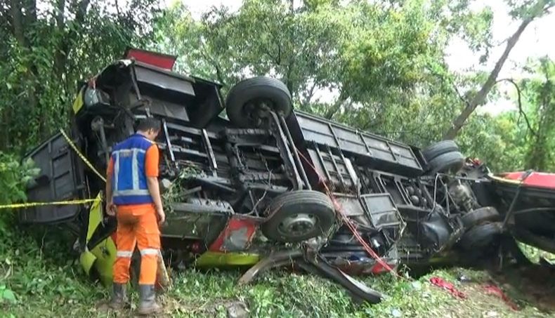 title Polisi Masih Dalami Kecelakaan Maut Bus Bima Suci di Tol Purbaleunyi  Polisi Masih Dalami Kecelakaan Maut Bus Bima Suci di Tol Purbaleunyi
