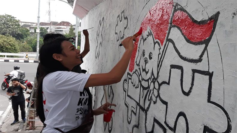 Kampanye Cinta Satwa, Alya Nurshabrina Buat Mural di Kawasan Malioboro