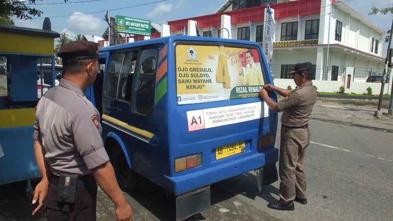 Bawaslu Kulonprogo Tertibkan Stiker Caleg di Angkutan Umum