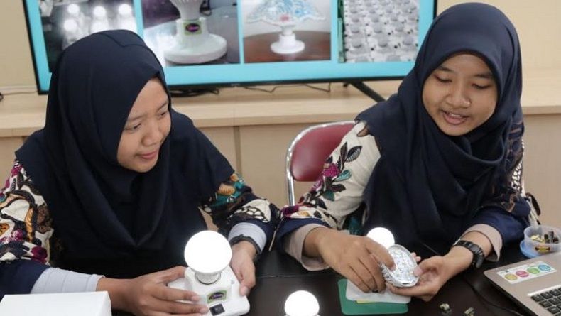 Mahasiswa UGM Ciptakan Lampu Emergency Hemat Listrik