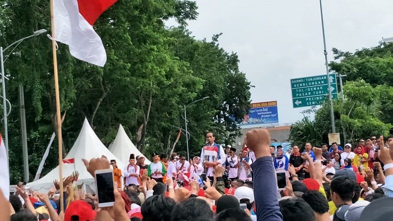 title Jokowi: Politik Sekarang Lucu, Masak Saya Main Sama Cucu Nggak Boleh Jokowi: Politik Sekarang Lucu, Masak Saya Main Sama Cucu Nggak Boleh