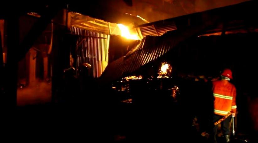 Pabrik Furnitur Rotan di Cirebon Terbakar Sabtu Dini Hari