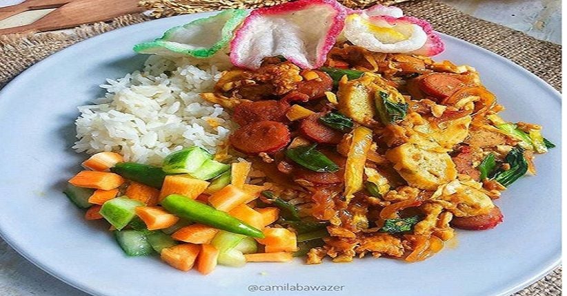 Makan Malam Sederhana dengan Nasi  Gila  Super Pedas