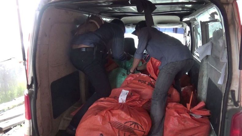 Bawaslu Pontianak Amankan Belasan Karung Tabloid Indonesia Barokah