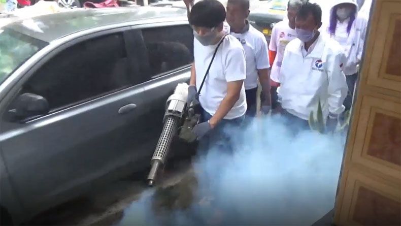 title Cegah DBD, Caleg Perindo Henry Gelar Fogging di Boyolali dan Sukoharjo Cegah DBD, Caleg Perindo Henry Gelar Fogging di Boyolali dan Sukoharjo