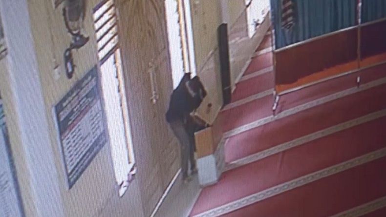 Bongkar Kotak Amal Masjid, Pencuri Rampas Jutaan Rupiah