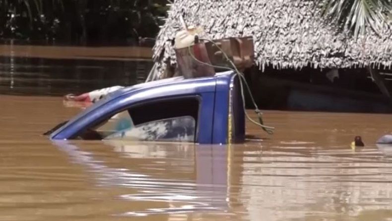 Ratusan Rumah di Paser Kaltim Nyaris Tenggelam akibat Banjir 2 Meter