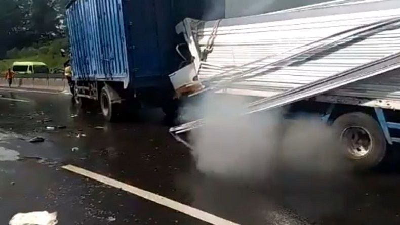 Tabrakan Beruntun 5 Kendaraan Di Tol Purbaleunyi, 3 Orang Terluka