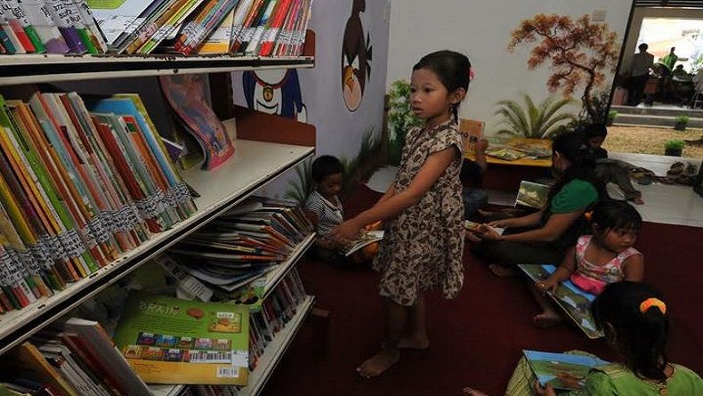 Pemkot Surabaya Luncurkan Perpustakaan Berbasis Digital