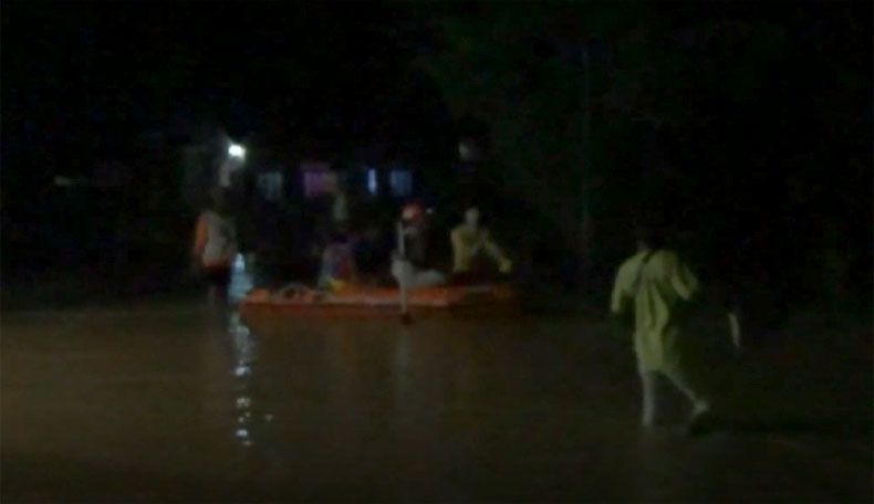 Banjir Terus Meninggi, Warga Sorolangun Jambi Mulai Mengungsi