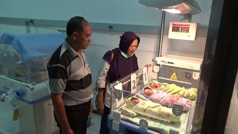 Cerita Ibu 41 Tahun Asal Madiun yang Lahirkan Bayi Laki-laki Kembar 3