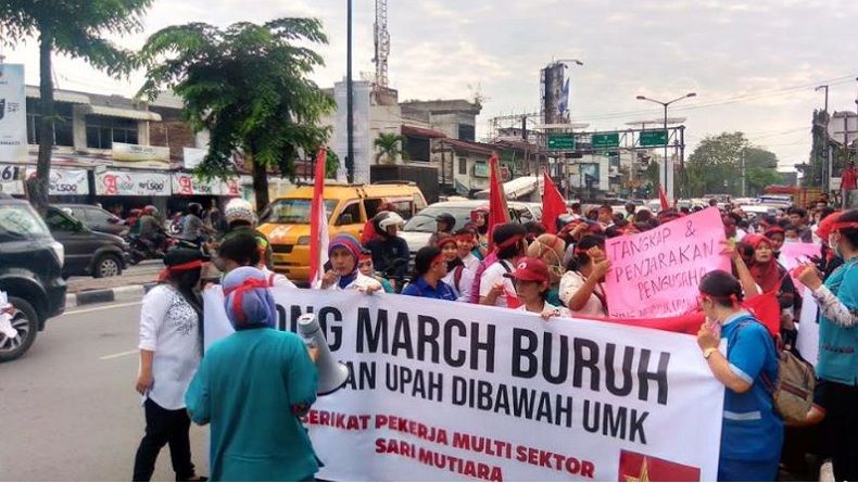 Belum Terima Gaji dan Pesangon, Pekerja Rumah Sakit di Medan Demo
