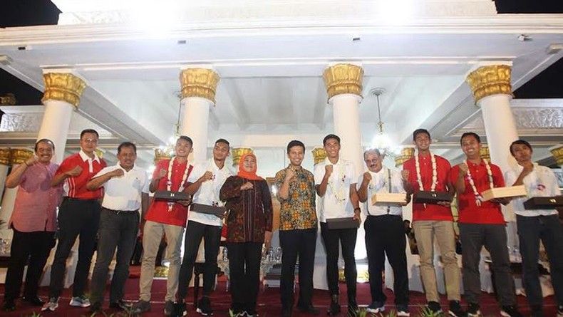 Khofifah Beri Bonus Rp175 Juta untuk Pemain dan Official Timnas U-22