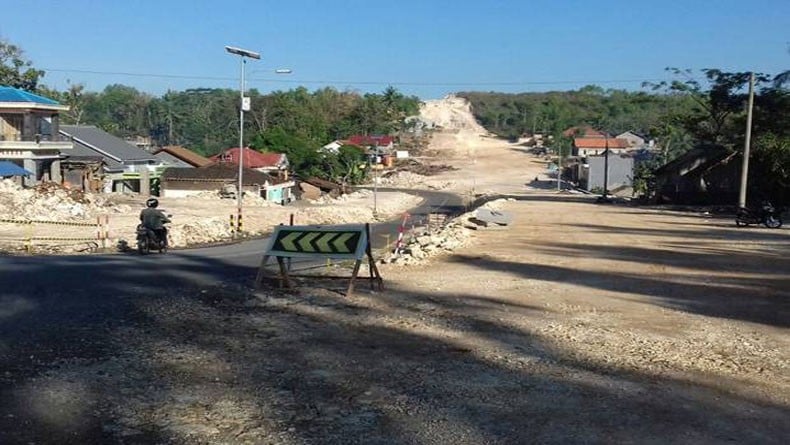 title Gebleg Renteng Jadi Ornamen Underpass JJLS dengan NYIA di Kulonprogo Gebleg Renteng Jadi Ornamen Underpass JJLS dengan NYIA di Kulonprogo
