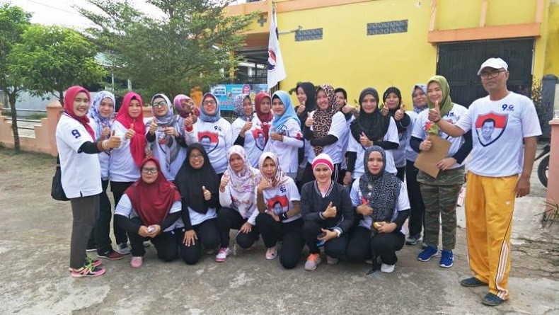title Ratusan Perempuan Senam Aerobik Bersama Caleg Perindo di Palembang Ratusan Perempuan Senam Aerobik Bersama Caleg Perindo di Palembang