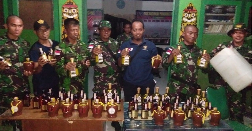 TNI Gagalkan Penyelundupan Miras dari Malaysia di Kalimantan Barat