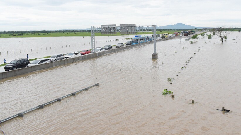 Curah Hujan Tinggi, Jalan Tol Ngawi-Kertosono Terendam Banjir