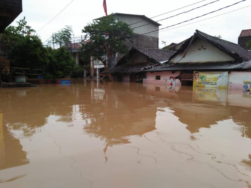 title Jatim Dilanda Banjir Besar, TKD Jokowi-Ma’ruf Setop Sementara Kampanye Jatim Dilanda Banjir Besar, TKD Jokowi-Ma’ruf Setop Sementara Kampanye