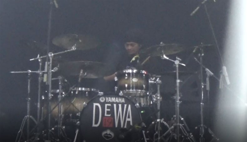 Tak Ada Izin, Konser Solidaritas Ahmad Dhani di Surabaya Dibubarkan