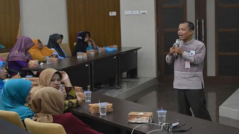 Tekan Golput, KPU Kota Pekalongan Sosialisasi Pemilu ke Penerima PKH