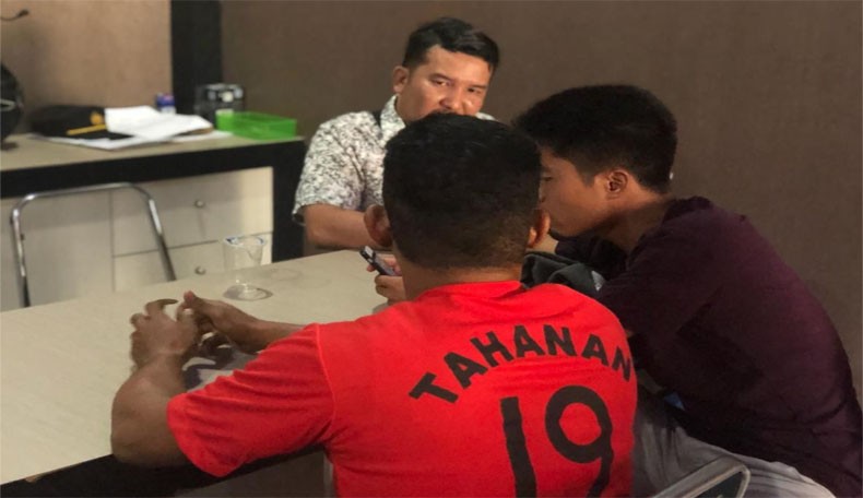 title Modus Beri Uang Jajan, Oknum Guru Honorer SMA Cabuli Siswinya 10 Kali Modus Beri Uang Jajan, Oknum Guru Honorer SMA Cabuli Siswinya 10 Kali