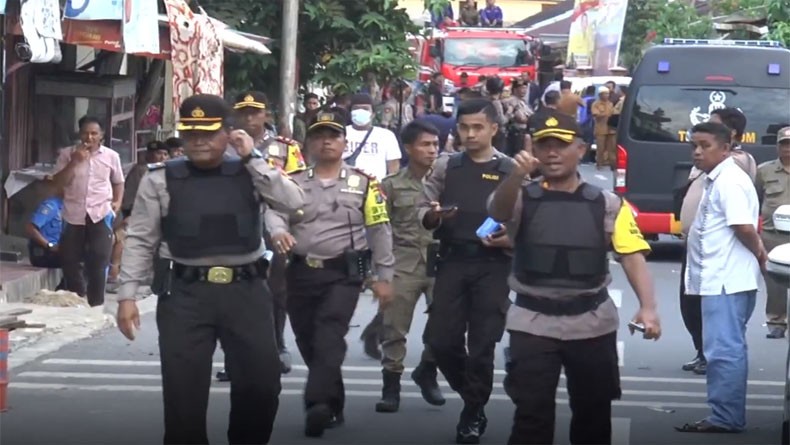 5 Jam Negosiasi, Istri Terduga Teroris di Sibolga Tak Kunjung Menyerah