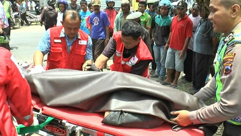 Adu Banteng di Jalan Purwodadi - Grobogan, 1 Pengendara Motor Tewas