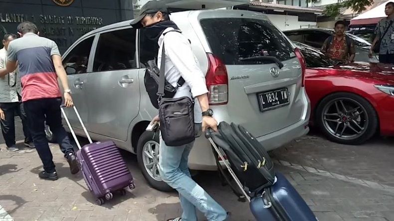 Kepala Kanwil Kemenag Jatim Ikut Dibawa KPK Bersama Romy