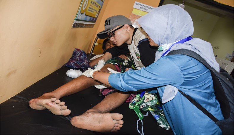 Belasan Warga Lombok Timur Dirawat di Puskesmas akibat Gempa 5,4 SR