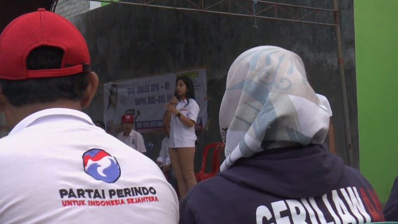 Caleg Andi Natassa Lantik Bunga-Buganna Masamba Jadi Kartini Perindo