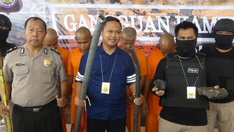 Polisi Amankan 4 Tersangka Perusak Bus di Gamping Sleman