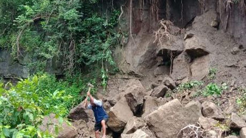 Hujan Batu di Purwakarta akibat Aktivitas Tambang, 7 Rumah dan 1 Madrasah Rusak