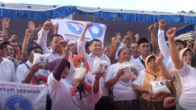 Datangi Bazar Beras Murah, Warga Lombok Barat Doakan Perindo Sukses