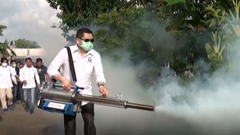 Kampanye Perindo di Lombok Barat, HT Pimpin Fogging Rumah Warga