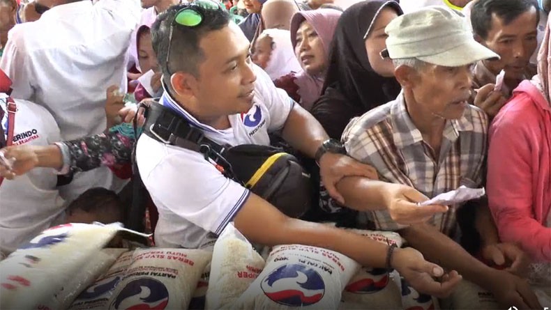 1.000 Paket Beras Murah Partai Perindo Ludes Diserbu Warga Kendal