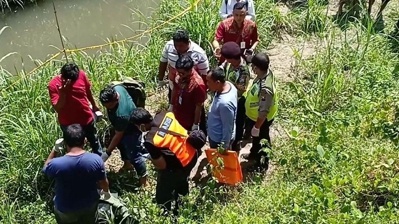 title Mayat dalam Koper di Blitar Ternyata Guru Honorer SD di Kediri Mayat dalam Koper di Blitar Ternyata Guru Honorer SD di Kediri