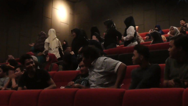 Bangun Semangat, Caleg Perindo Ajak Kaum Milenial Nonton Film Bareng